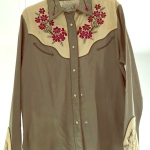 Lovely vintage ladies Western show shirt